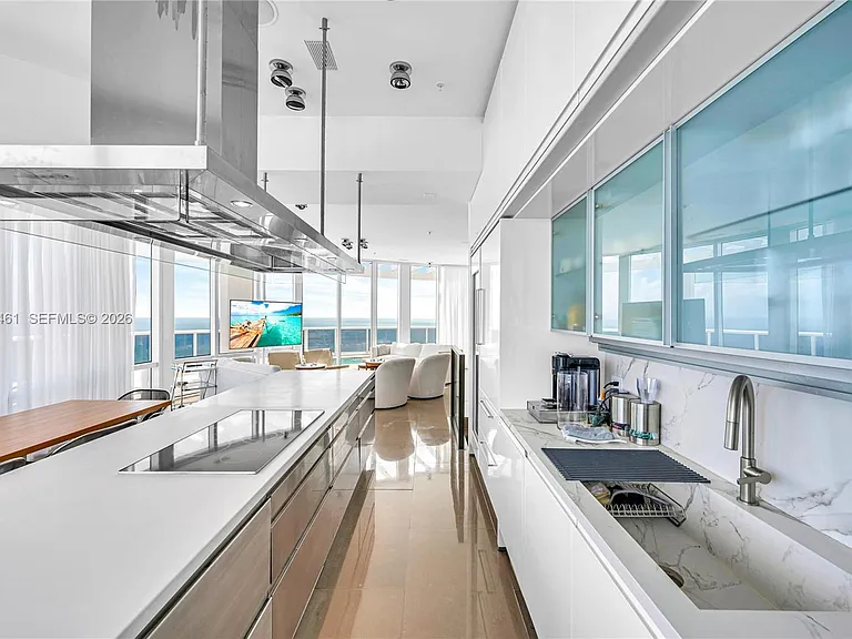 18101 Collins Ave #5509 — Photo 30
