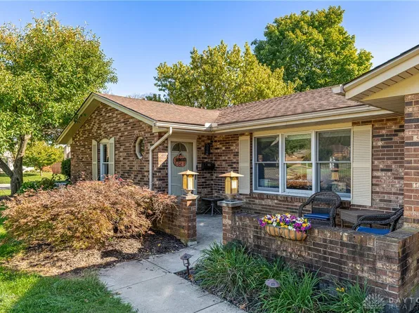 15 Sesame St, Springboro, OH 45066