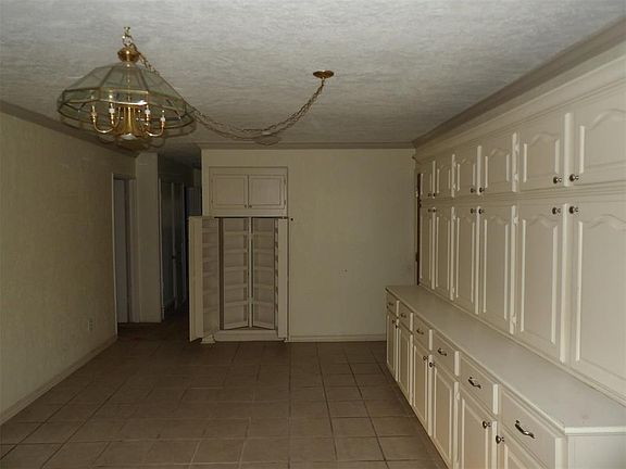4th image of 2524 N Hammond Ave