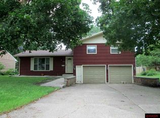 1008 7th St S, Saint James, MN 56081