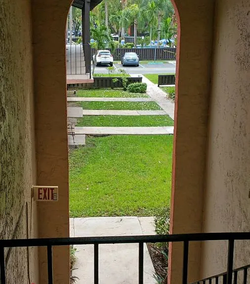 10786 N Kendall Dr #D14 — Photo 13