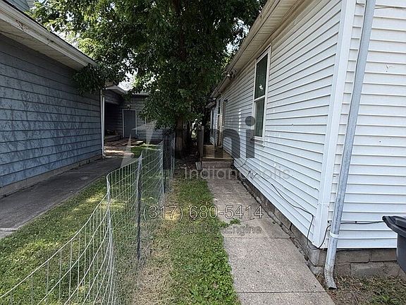3rd image of 1309 Pearl St #2