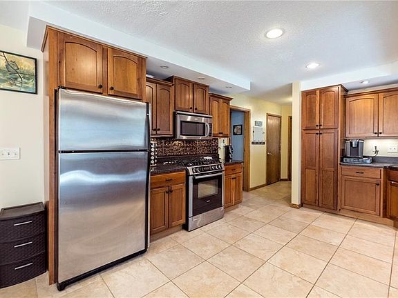 4th image of 6824 Townsend Dr