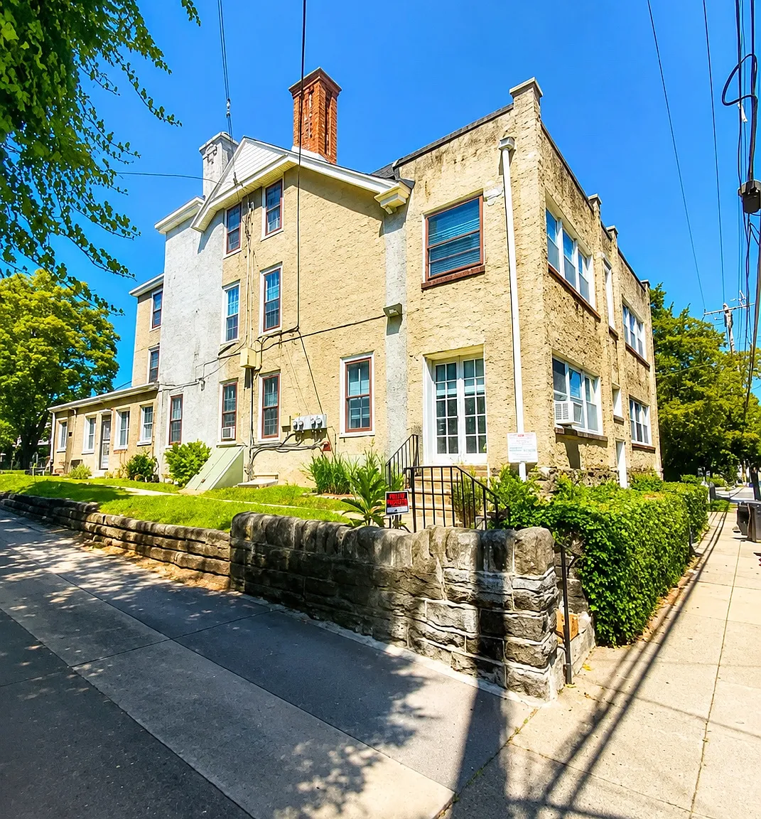 2 bed, $1,395 — Photo 1
