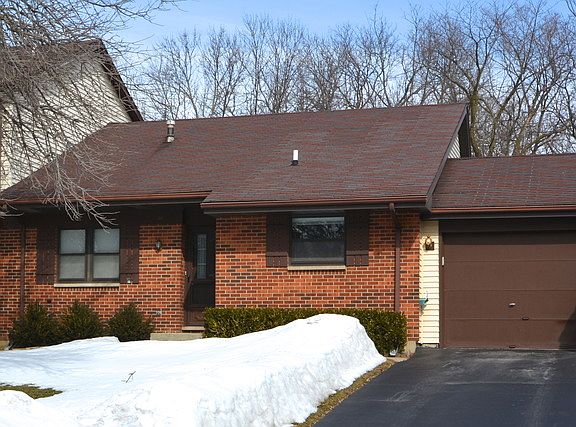 4th image of 23W454 Greenbriar Dr
