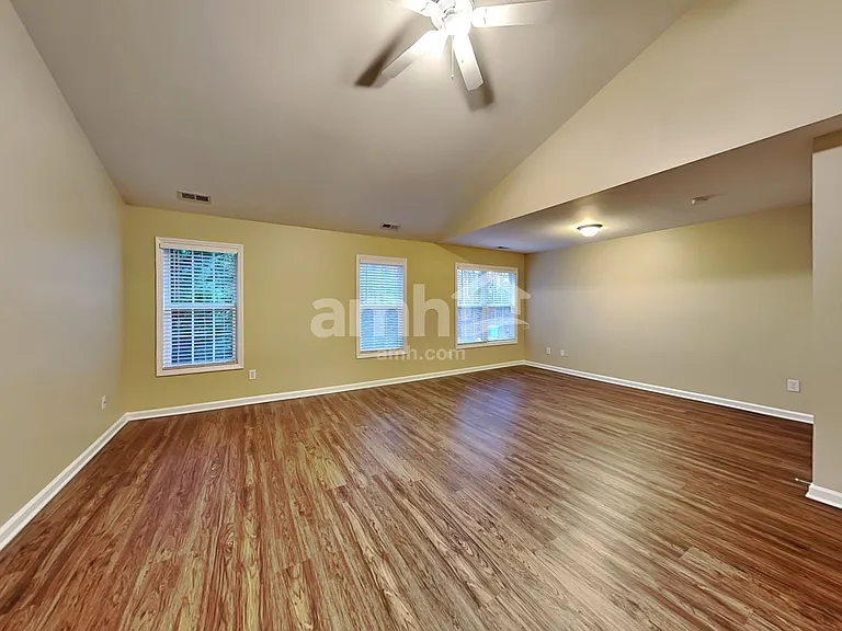 1414 Southgate Dr — Photo 10