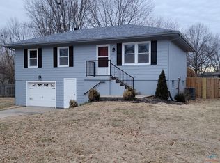 1503 Briarcliff Dr, Clinton, MO 64735
