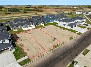 2417 & 2421 Landmark Dr NW, Minot, ND 58703