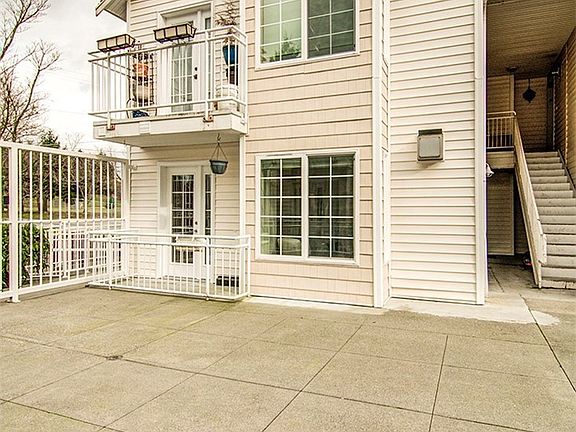5th image of 1255 NE 152nd St APT 15