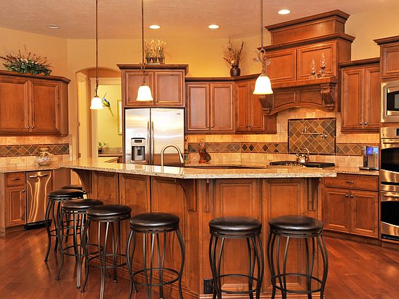 Lots of Kitchen Storage