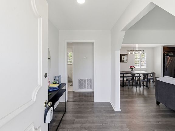 4th image of 4298 Allison Ln