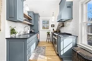 2nd image of 17 Willow St #3