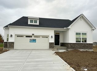 673 Red Maple Ln, Wilmington, OH 45177