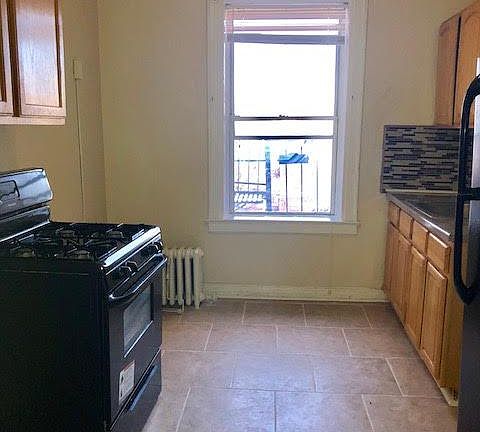 2nd image of 115 Halsted St APT 406