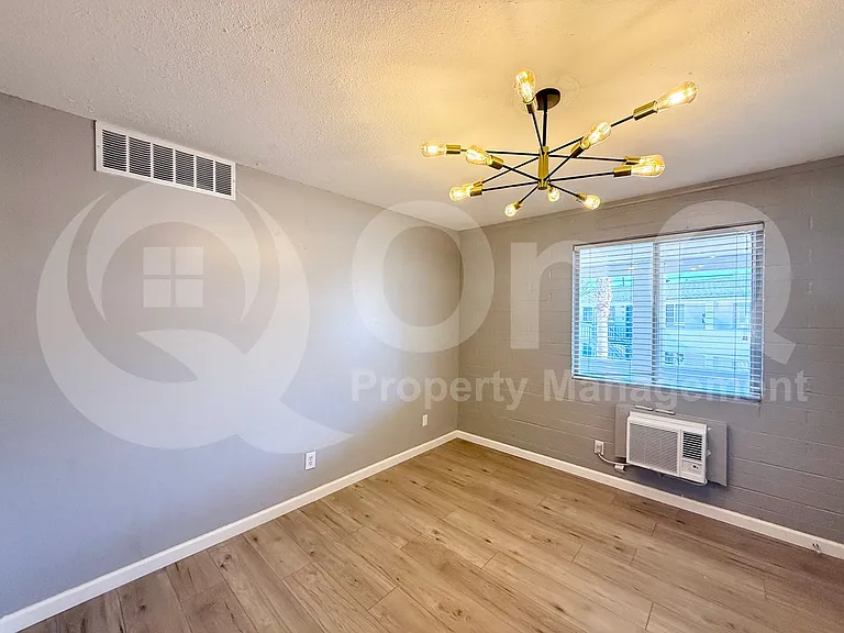 4401 N 12th St #204 — Photo 6