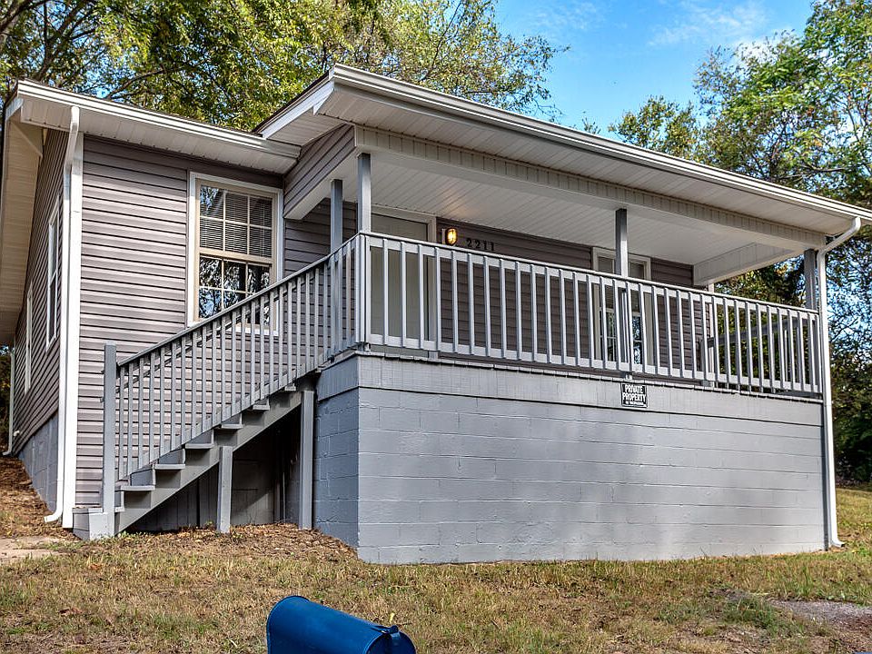 1st image of 2211 Daisy Ave