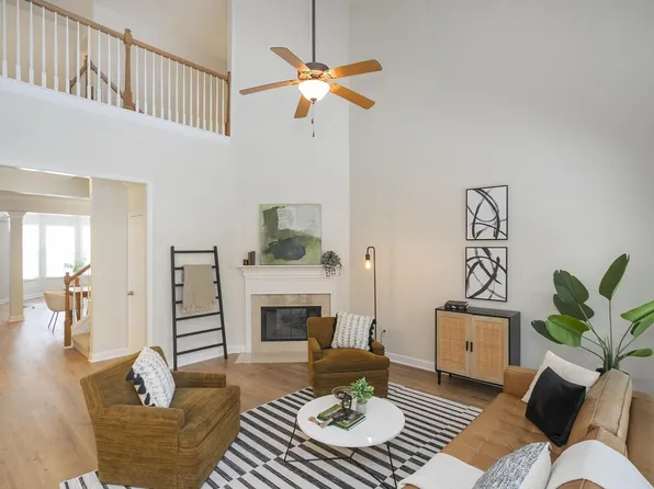 2028 Traemoor Village Dr, Nashville, TN 37209