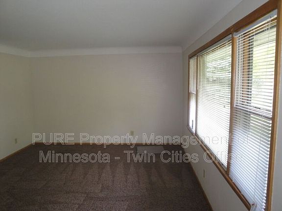 2nd image of 656 Iowa Ave W