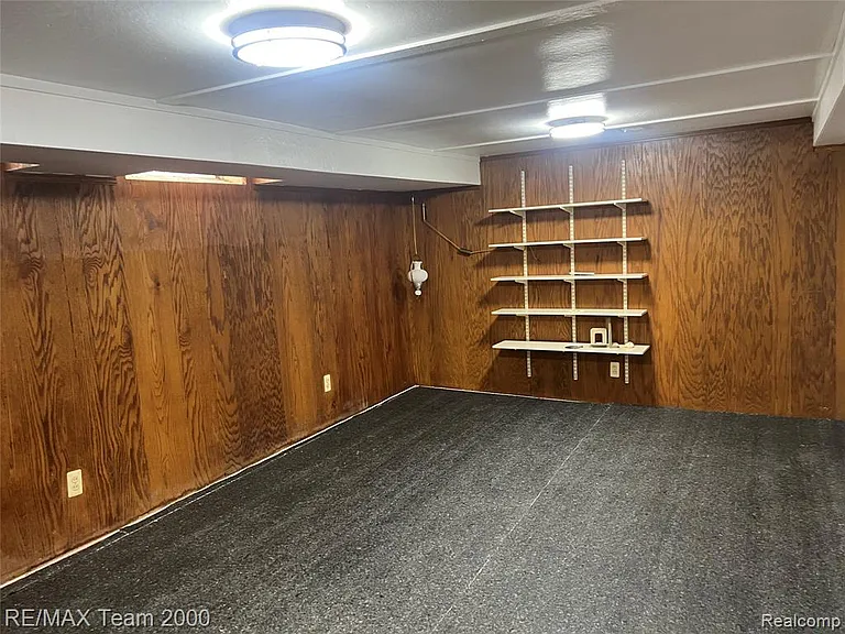 6880 Country Ln — Photo 9