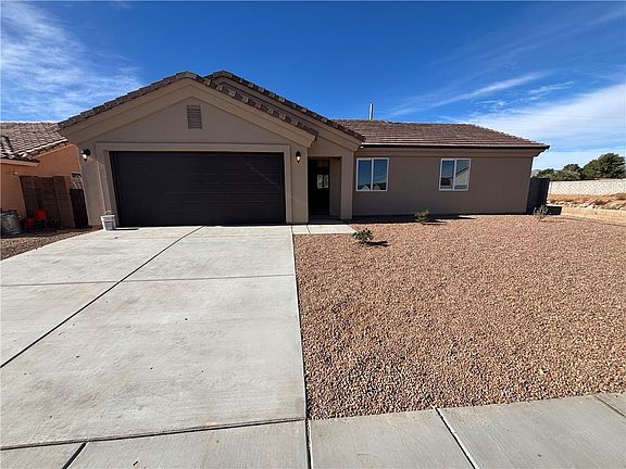 2nd image of 4911 N Famoso Drive