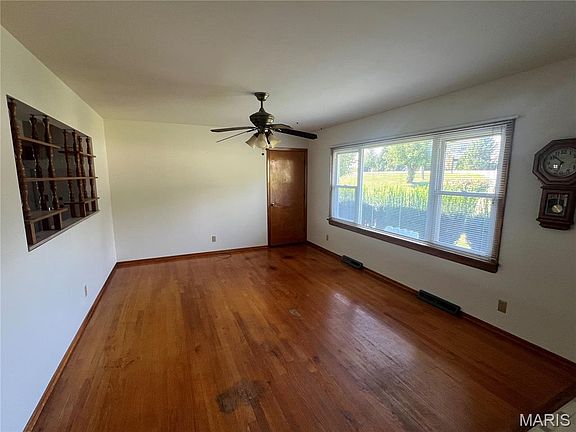 2nd image of 5896 Hawkins Fuchs Rd