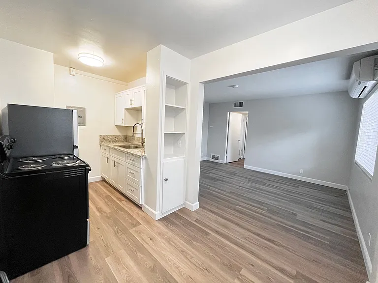 1822 N Street — Photo 5