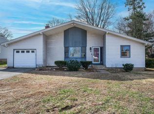 16 Bermuda Rd, Wethersfield, CT 06109