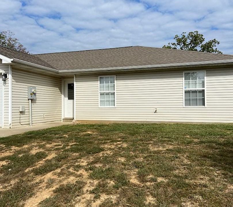 1st image of 103 Baker Ln #1