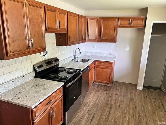 3rd image of 1075 Grenoble Ln