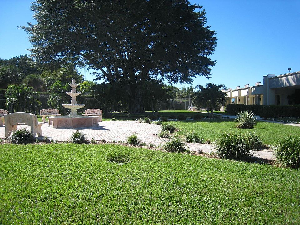2nd image of 502 Davis Rd APT 3