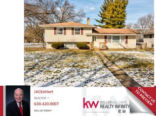 343 Robin Hill Dr, Naperville, IL