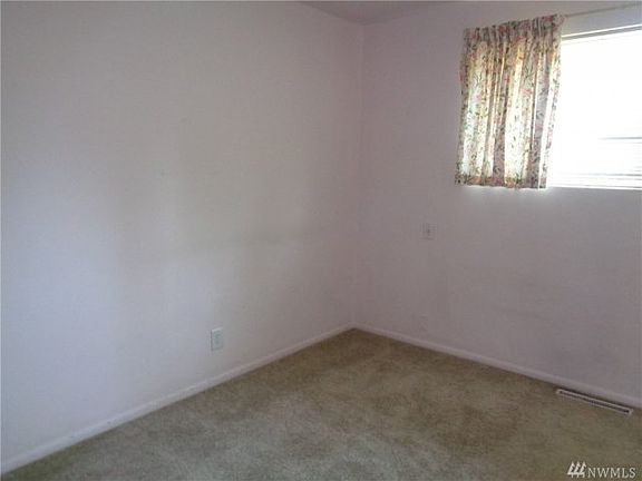 5th image of 3026 NE 203rd St