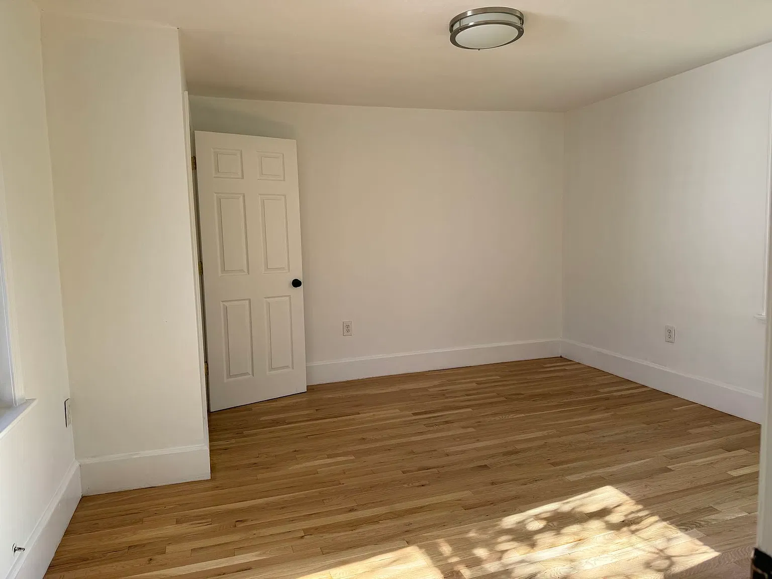 119 Whitfield St — Photo 3