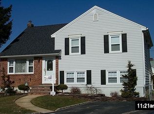 3799 Plainedge Ct, Levittown, NY 11756