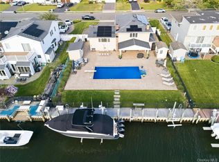 106 Anchorage Drive, West Islip, NY 11795