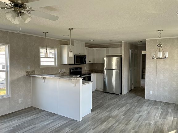 5th image of 25 Bridle Ln #25