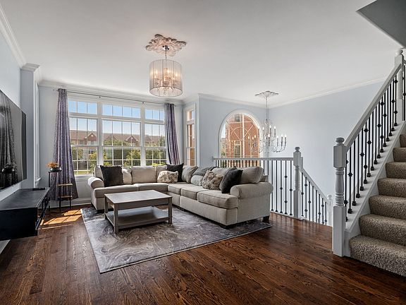 2nd image of 17942 Fountain Cir