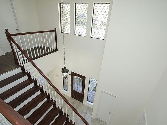 3rd image of 5422 Windy Lake Dr
