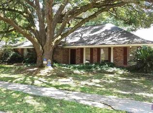 10432 E Grandeur Dr, Baton Rouge, LA 70815