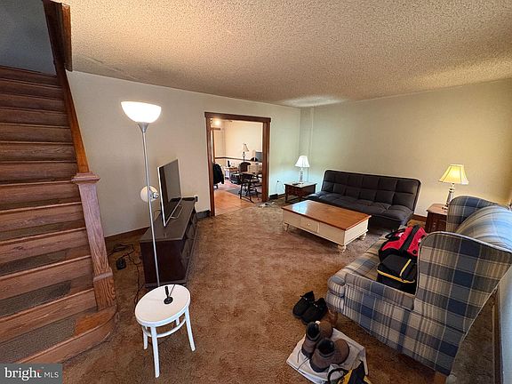 3rd image of 612 Saude Ave