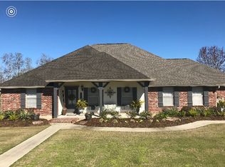 2000 Squirrel Run Dr, New Iberia, LA 70560