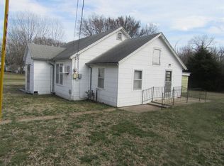 1901 S Malcolm Ave, Chanute, KS 66720