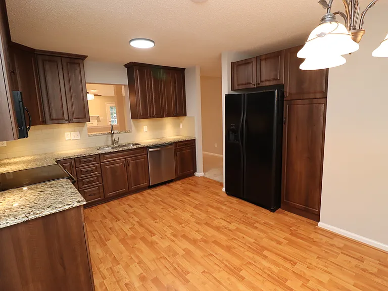 12305 Harcourt Dr — Photo 9