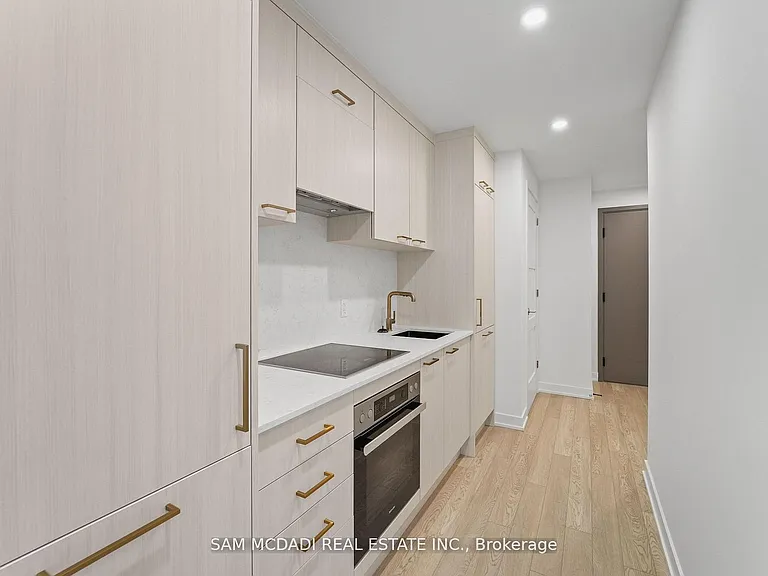 634 Church St #1011 — Photo 12