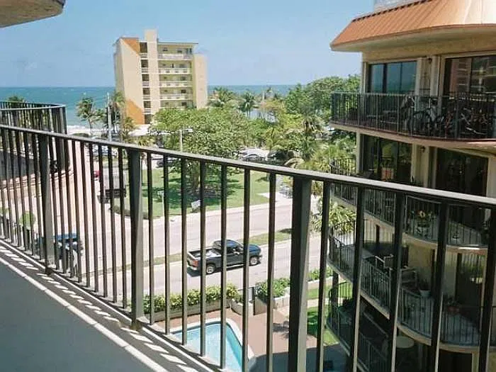 2 bed, 1300 sqft, $1,800 — Photo 1