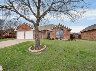 104 Princeton Cir, Forney, TX 75126