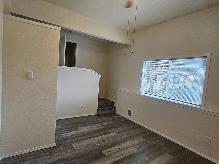 665 Sunset Ave NE #100 — Photo 4