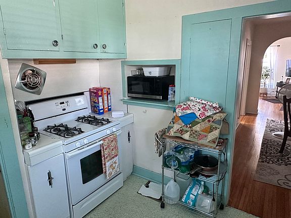 4th image of 639 W Ordway St