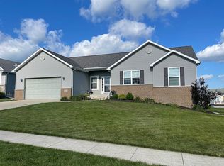 1814 Quail Ridge Rd, Cedar Falls, IA 50613