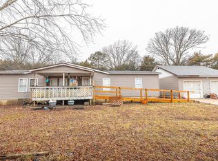 23603 Red Oak Dr, Lebanon, MO 65536